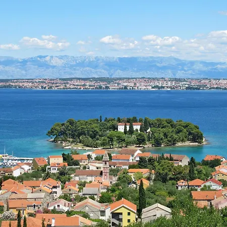 Wunderschoene In Ugljan Mit Terrasse By Interhome Apartment