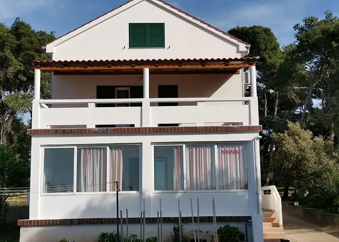 Apartamento Wunderschoene In Ugljan Mit Terrasse By Interhome