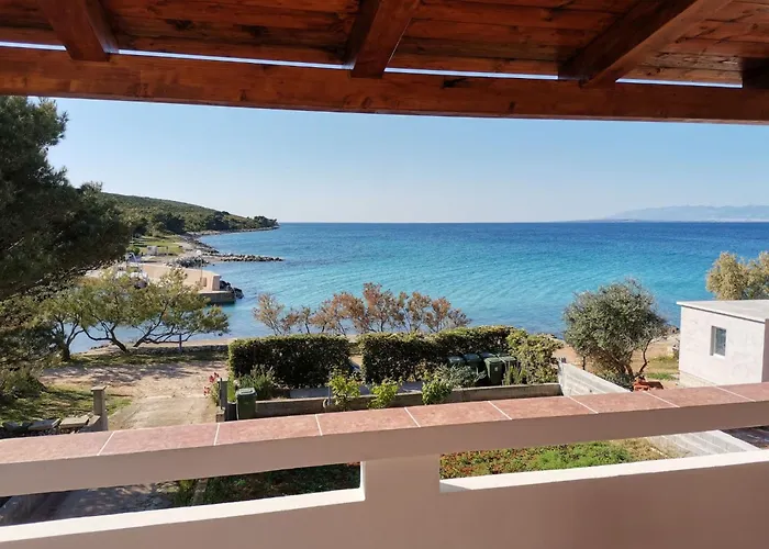 Wunderschoene In Ugljan Mit Terrasse By Interhome Apartman *