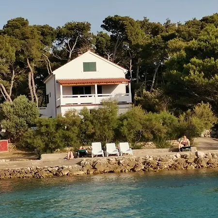 Wunderschoene In Ugljan Mit Terrasse By Interhome Lägenhet